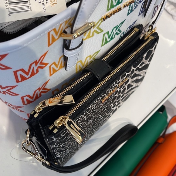 MICHAEL KORS LARGE DOUBLE ZIP WRISTLET WALLET PHONE CASE CLUTCH
Black Multi - Picture 4 of 16